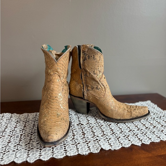 Corral Shoes - Corral Nude and Gold Fleck Full Python Western Boots